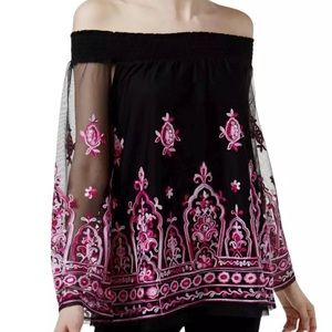 NWT INC Sweet Meadow Embroidered Top